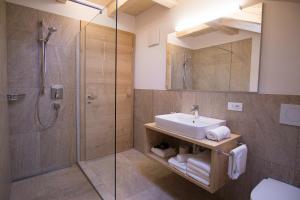 Bilik mandi di Holzerhof +25 gambar