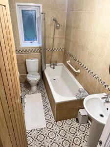 Fotografie z fotogalerie ubytování Two bedroom home in quite culdisac over looking hospital v destinaci Blackburn