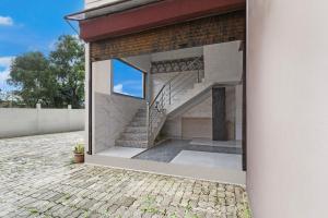 Budova, kde se hotel nachází + 22 fotografií