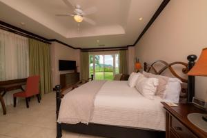 TV a/nebo společenská místnost v ubytování Vista Bahia 1G 3 bdr Ocean View in Los Suenos