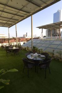 Restaurace v ubytování A One Hotel Clifton