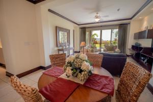 Χώρος καθιστικού στο Vista Bahia 1F 1 bdr Ocean View in Los Suenos