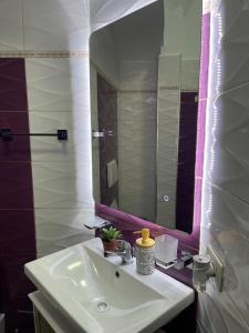 Ένα μπάνιο στο Fictus Stay +8 φωτογραφίες