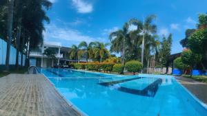 Бассейн в Mashendra Garden Hotel by Fairway Hotels или поблизости +8 фотографий
