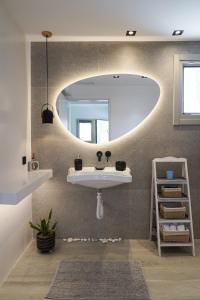 Φωτογραφία από το άλμπουμ του Apademia Skyros Luxury Apartment στη Σκύρο