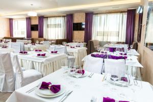 TV a/nebo společenská místnost v ubytování Zagrava Hotel