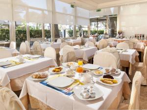 Gallery image of Hotel Vela in Milano Marittima