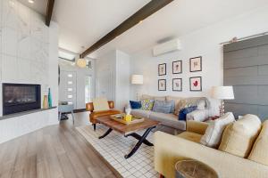 Μια τηλεόραση ή/και κέντρο ψυχαγωγίας στο Watauga Beach House