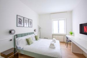 Postel nebo postele na pokoji v ubytování Lago - 8 posti con sauna palestra e garage