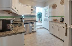 Η κουζίνα ή μικρή κουζίνα στο Pet Friendly Home In Algodonales