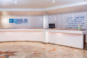 Ο χώρος του λόμπι ή της ρεσεψιόν στο RVHotels Golf Costa Brava +99 φωτογραφίες