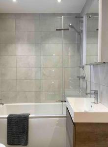Ένα μπάνιο στο Harbour House Bristol Entire townhouse with harbour views +13 φωτογραφίες