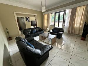 Et opholdsområde på Houghton House Suites