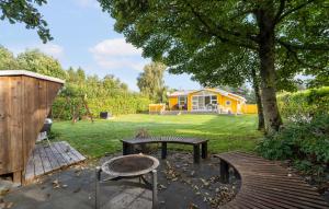 Zahrada ubytování Amazing Home In Tarm With Wifi + 9 fotografií