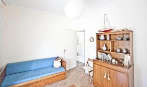 A kitchen or kitchenette at Coral Apartment