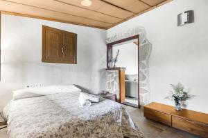 Ένα ή περισσότερα κρεβάτια σε δωμάτιο στο Finca Los Caleros - Algorfa +32 φωτογραφίες