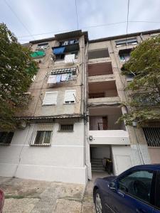 Το κτήριο όπου στεγάζεται  το διαμέρισμα