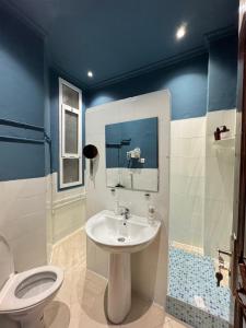 Ванная комната в Central apartment Medina Tetouan, 2BR