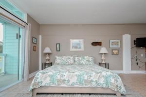 Postel nebo postele na pokoji v ubytování Park Place Unit 121