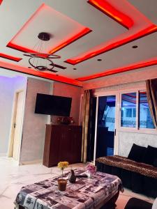 Μια τηλεόραση ή/και κέντρο ψυχαγωγίας στο House luxe WIFI PARKING
