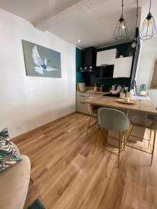 Dapur atau dapur kecil di LE SAINT CYP - Toulouse - appart entier cosy et au calme, proche du métro