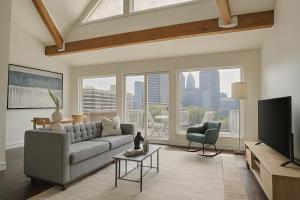 Μια τηλεόραση ή/και κέντρο ψυχαγωγίας στο Baltimore Place