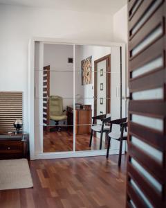 Χώρος καθιστικού στο Apartament w centrum Brzeska 1