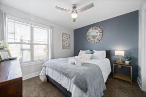 En eller flere senge i et værelse på The Lofts of Downtown