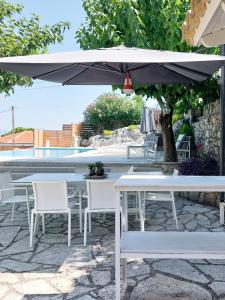 Imagen de la galería de Villa Rosebud, en Nikiana 19 fotos más