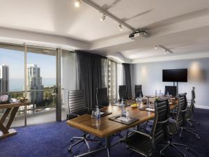 Μια τηλεόραση ή/και κέντρο ψυχαγωγίας στο Sofitel Gold Coast Broadbeach