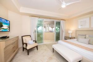 Ένα ή περισσότερα κρεβάτια σε δωμάτιο στο Beachcomber 15 +16 φωτογραφίες