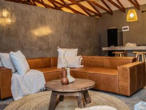 Khu vực ghế ngồi tại Minara Private Boutique Game Lodge