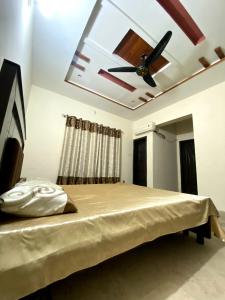 TV a/nebo společenská místnost v ubytování Comfy Stay Inn