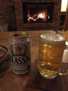 a can of beer sitting next to a glass of beer at The Lakehouse at Toyako - Vacation STAY 44252v in Tōya
