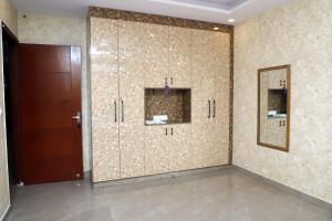 Un baño de Stella Homestay- Near Yashobhoomi