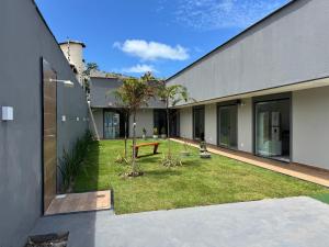 Κήπος έξω από το Studio Top no Residencial Porto Mar