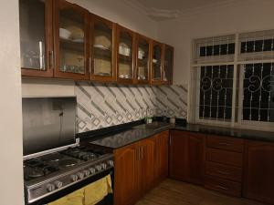 Η κουζίνα ή μικρή κουζίνα στο Lushoto Retreat +6 φωτογραφίες