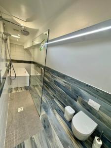 Koupelna v ubytování Silvercopse a 4 bed spacious home + 47 fotografií