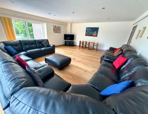 Posezení v ubytování Silvercopse a 4 bed spacious home