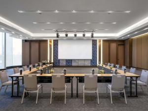 Kawasan bisnes dan/atau bilik persidangan di Novotel Rayong Star Convention Centre +58 gambar