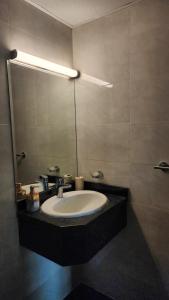 صورة لـ Waterfront apartment with a breathtaking view في الشارقة