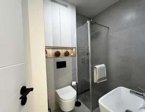 Et badeværelse på Elegance Primavera Apartment Costa del Silencio + 16 billeder