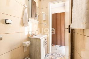 Koupelna v ubytování Casa c/ Piscina: Férias de Descanso em Pontal + 36 fotografií