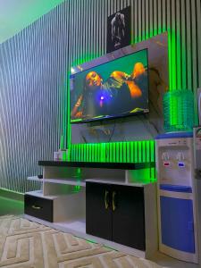 Μια τηλεόραση ή/και κέντρο ψυχαγωγίας στο Tsavo +5 φωτογραφίες