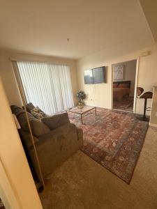 Foto dalla galleria di 2BR With Parking!! a Los Angeles