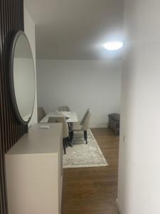 Φωτογραφία από το άλμπουμ του Apartaman 110m2 Deçan σε Deçan