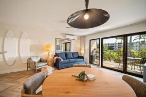 Χώρος καθιστικού στο Modern oceanview condo at Lawai Beach Resort! New! +44 φωτογραφίες