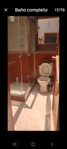 Ένα μπάνιο στο Apartamento a muy buen precio