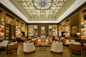 Posezení v ubytování The Excelsior, a Luxury Collection Hotel, Florence