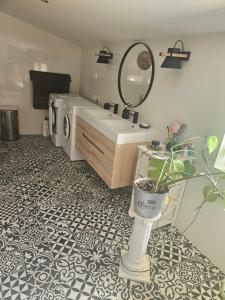 Фотография из галереи Luxus Apartman в Сомбатхее
